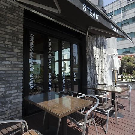 J-Top Hotel Siheung Екстериор снимка