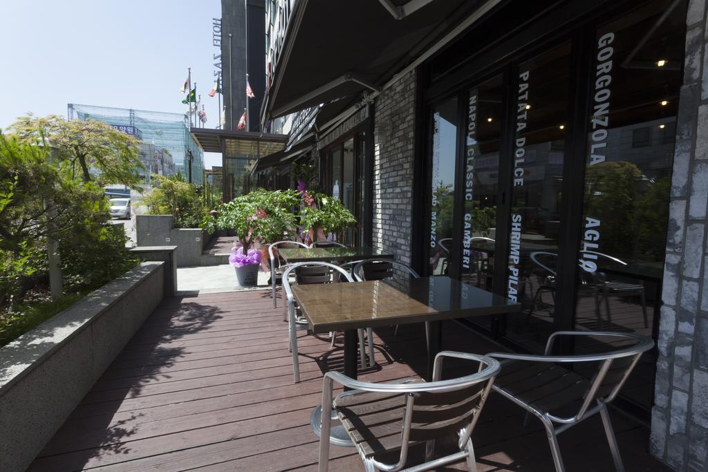 J-Top Hotel Siheung Екстериор снимка