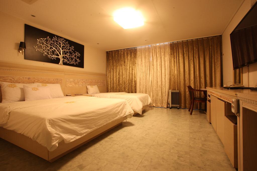 J-Top Hotel Siheung Стая снимка
